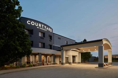Hamilton Hotel | Courtyard by Marriott Hamilton