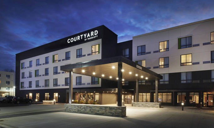 Jackson Hotel | Courtyard by Marriott Jackson