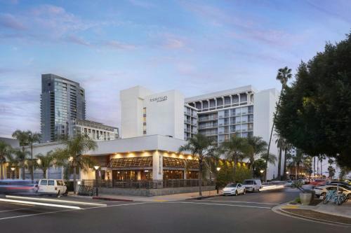 East Village Hotel | Courtyard by Marriott Long Beach Downtown