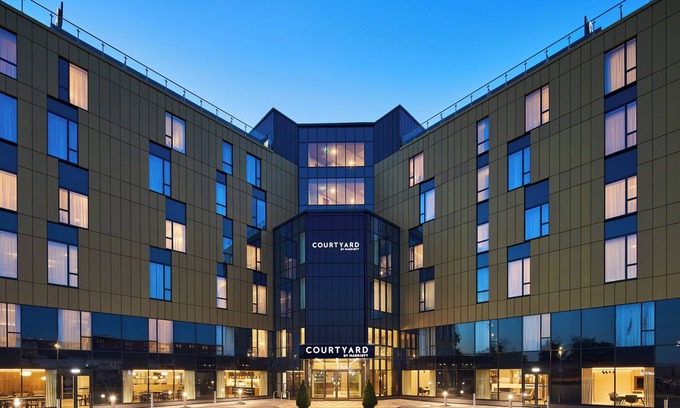 Harlington Hotel | Courtyard by Marriott London Heathrow Airport