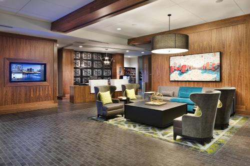 Downtown Richmond Hotel | Courtyard by Marriott Richmond Downtown