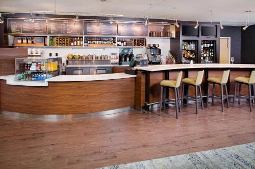 Roanoke Hotel | Courtyard by Marriott Roanoke Airport