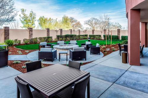 Roseville Hotel | Courtyard by Marriott Roseville Galleria Mall/Creekside Ridge Drive