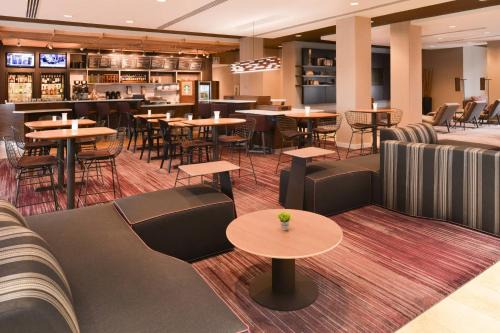 Bedford Hotel | Courtyard by Marriott Toledo North