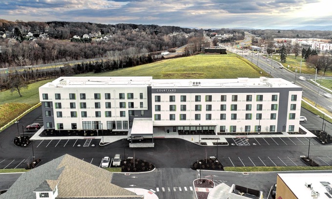 Southington Hotel | Courtyard by Marriott Southington