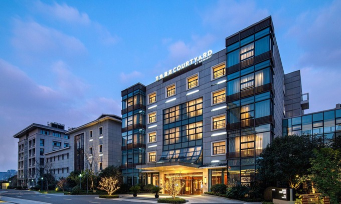 Bin Hu District Hotel | Courtyard by Marriott Wuxi Lihu Lake