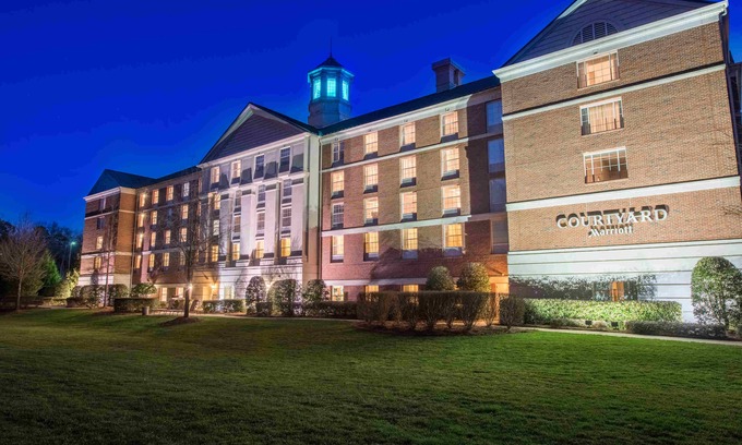 Chapel Hill Hotel | Courtyard Chapel Hill