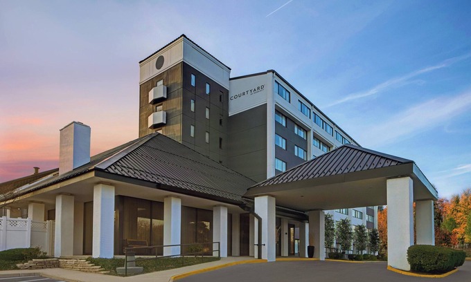 Elmhurst Hotel | Courtyard Chicago Elmhurst/Oakbrook Area