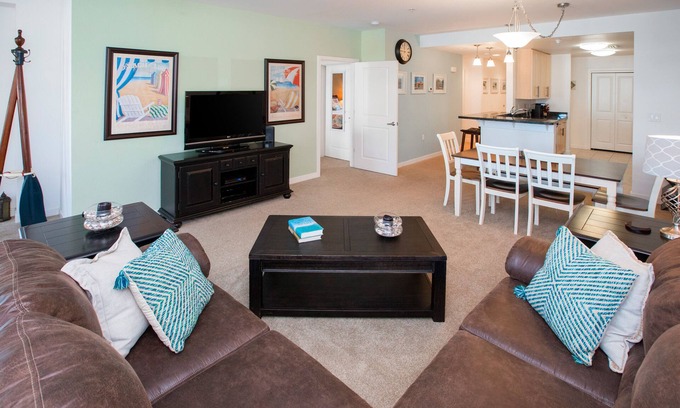 Sandbridge Condo | Courtyard condo near the ocean with W/D, outdoor pool & gym