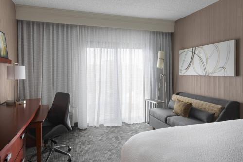 Wayne Hotel | Courtyard Philadelphia Devon/Villanova