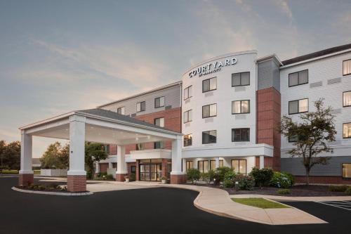 South Portland Hotel | Courtyard Portland Airport