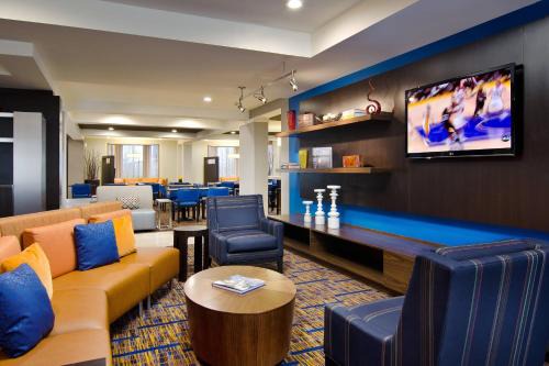 Bridgeton Hotel | Courtyard St. Louis Airport/Earth City