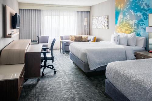 Rossford Hotel | Courtyard Toledo Rossford/Perrysburg