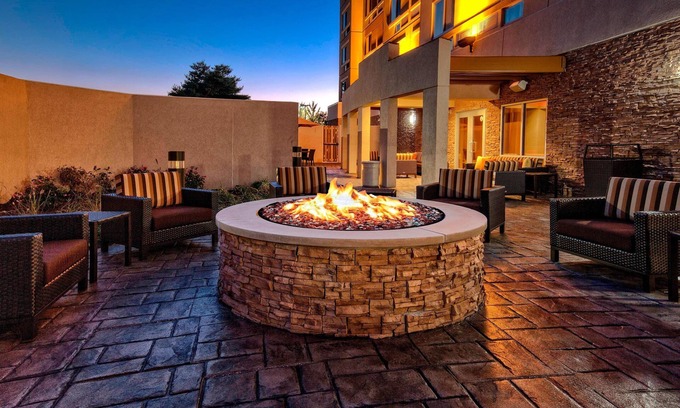 East Garden City Hotel | Courtyard Westbury Long Island