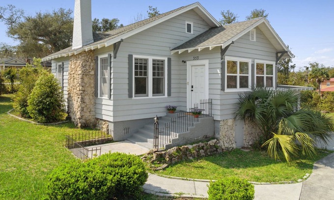 Bunkers Cove Cottage | Cove Cottage by the Beach15 min to beaches