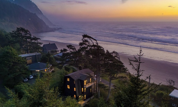 Arch Cape House | Cove Keep by AvantStay | Stunning Ocean Views | Designed for Groups
