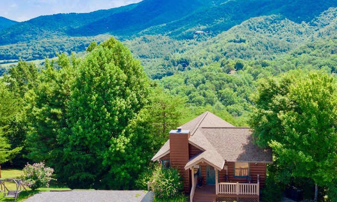 Wears Valley House | Cove Mountain Retreat
