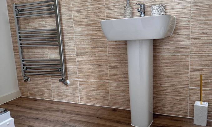 Coventry House | Coventry Chic City House - 3 Beds