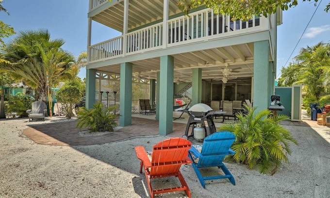 Bradenton Beach House | Covered Deck & Bay Views: Bradenton Beach Abode!