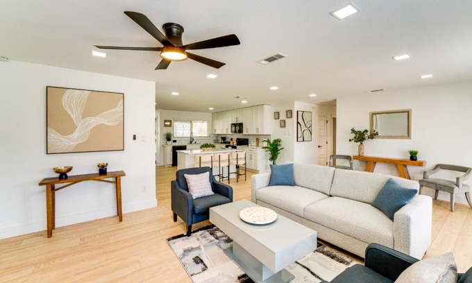 Irving House | Covered Patio and Private Yard Dallas Area Home