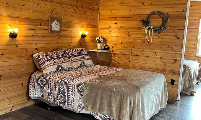 Chiloquin Cabin | Cowboy Cabin #2 on a working cattle ranch very close to Crater Lake