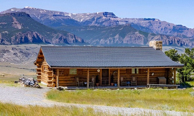 Cody Cabin | Cowboy Cabin in the Heaven