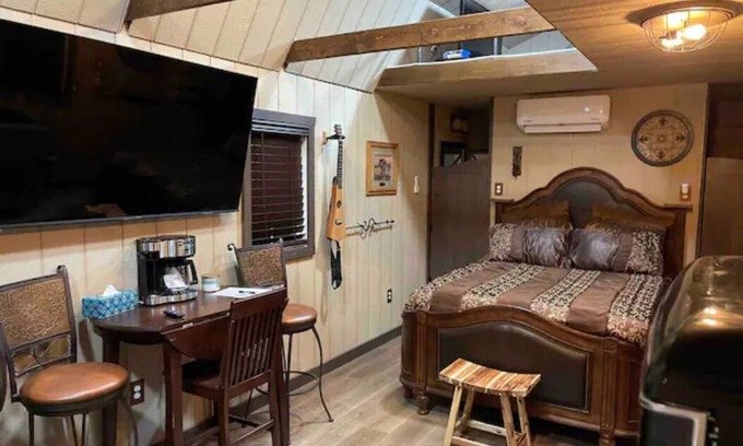 Fredonia Cabin | Cowboy Cabin Wild West 40