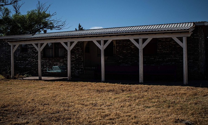 Taiban House | Cowboy Oasis With Room for Horses and Children