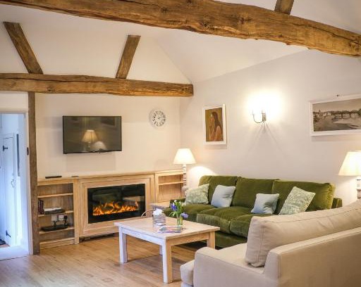 Easebourne Cabin | Cowdray Holiday Cottages