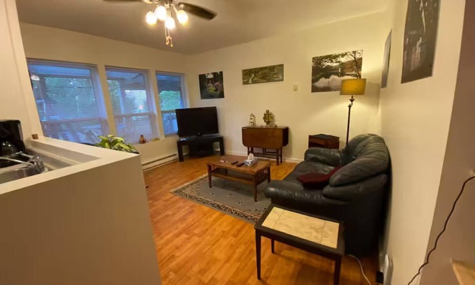 Cowichan Bay Apartment | Cowichan Bay Private Entrance 1-Bdrm Suite Quiet