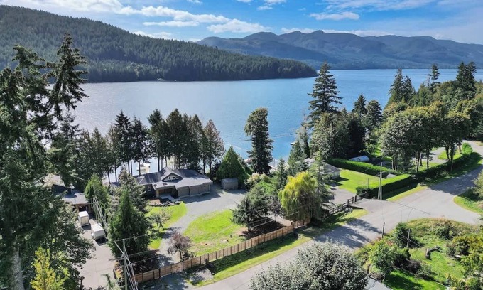 Youbou House | Cowichan Lake Manor S