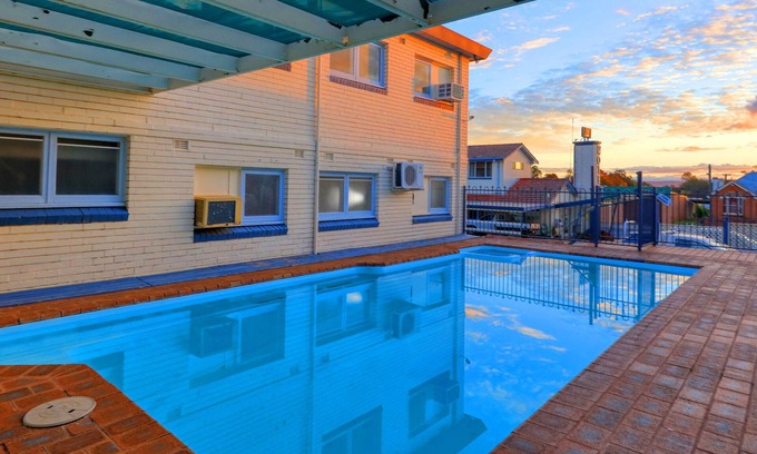 Cowra Hotel | Cowra Motor Inn