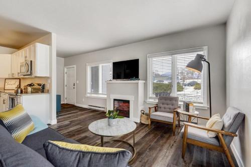 Buena Vista House | Coyote Condo - Pet-Friendly Downtown Mountain View