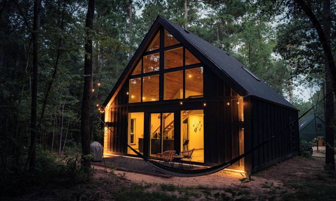 Conroe Cabin | Coyote, Cozy Cabin at Sam Houston National Forest (Coyote)