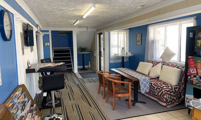 Limon Hotel | Coyote East Motel