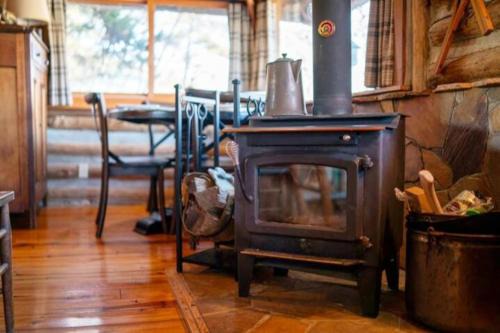 Eureka Springs House | Coyotes Rest Lake Lucerne 8