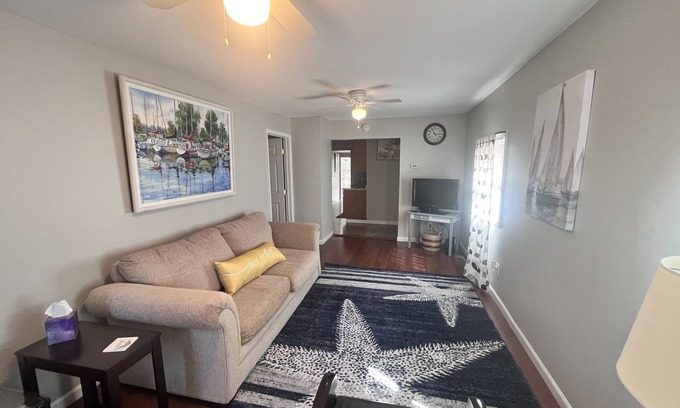 White Lake House | Cozy 2 bedroom house.within a hour to Lakes, Music venues, Historic Frankenmuth