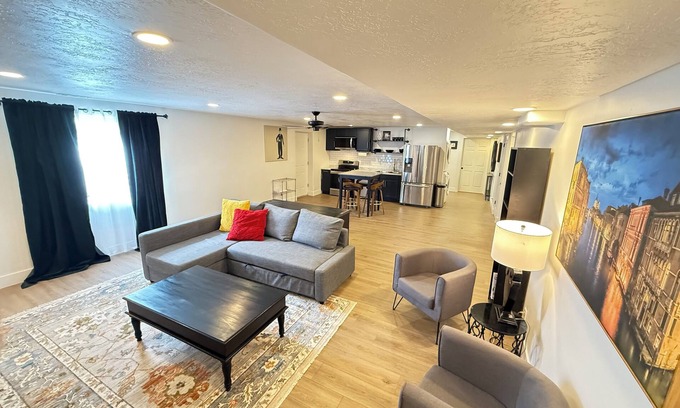 Draper Apartment | Cozy 1 bdrm & sofa bed full apt, many amenities in enjoyable Suncrest, Draper