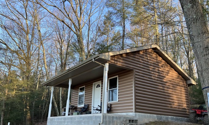 Nisbet Cabin | Cozy 1 bed / 1 bath retreat with tremendous views, minutes from Williamsport!