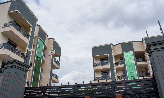 Kireka House | Cozy 1-Bed Apartment 55" HD LED TV with Netflix, Kitchen, Hot Shower.