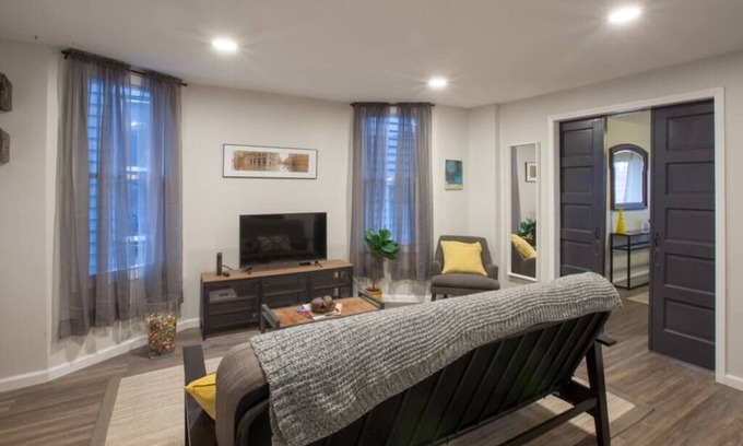 Mount Washington Apartment | Cozy 1-Bed Retreat-Steps from Pittsburgh's Incline
