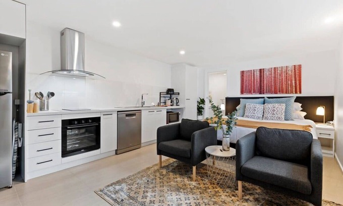 Carnegie Apartment | Cozy 1-Bed Studio Near Cafes and Shops