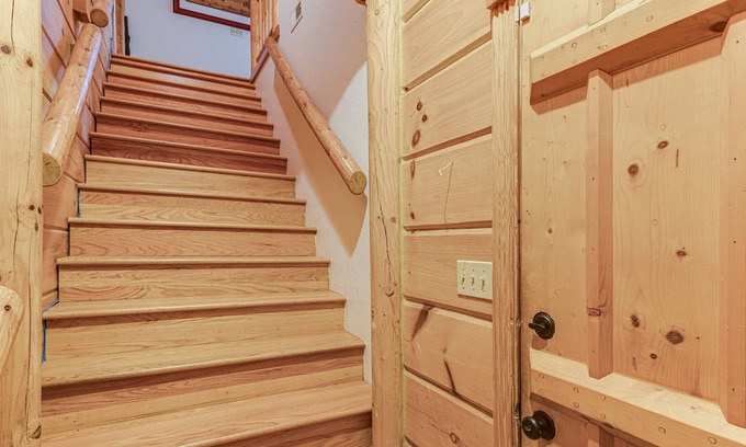 Palmer Cabin | Cozy 1-bedrm cabin loft w/ outdoor patio