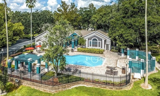 Altamonte Springs Apartment | Cozy 1-bedroom apartment in Almonte Springs with WiFi, AC, washer, dryer, gym.