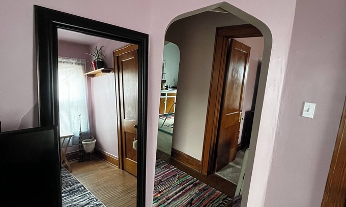 Niagara Falls Apartment | Cozy 1-bedroom apartment with WiFi, AC in charming Niagara Falls
