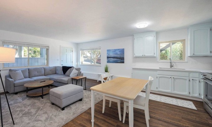 El Granada Apartment | Cozy 1-bedroom apartment, close to beach.