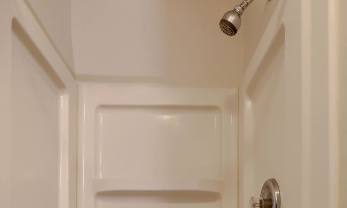 Middletown House | Cozy 1 bedroom Apartment-- 15 minutes form Hershey!
