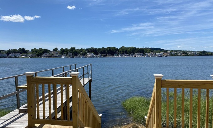 New Haven Apartment | Cozy 1-bedroom apartment, water views in wonderful New Haven with WiFi, AC