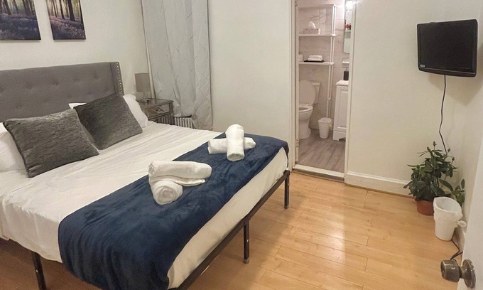 Queens Apartment | Cozy 1-Bedroom Apartment in Brooklyn Near Williamsburg