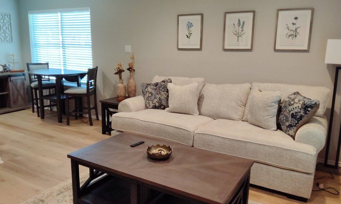 Burleson Apartment | Cozy 1-bedroom apartment with WiFi, AC, located in Old Town Burleson